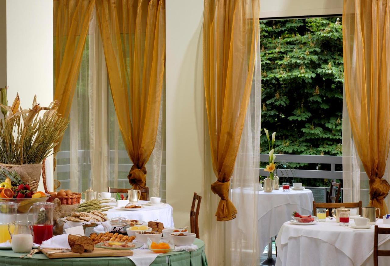 Rizzi Aquacharme Hotel & Spa Boario Terme Εστιατόριο φωτογραφία
